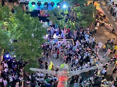 -瑞虹新天地月亮湾