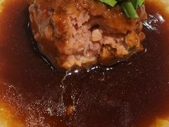 鸭蛋黄狮子头-梅飞酒家(桑园路店)