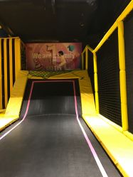 -蹦蹦跳跳(新奥购物中心店)