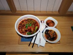 经典酸辣肉沫米粉-呷佬·长沙手工米粉(金沙江路店)