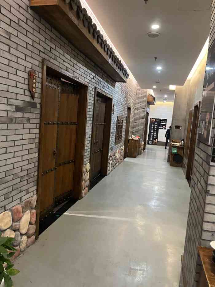 娘舅大石头宁波菜(红联小浃江店)-"店的位置还是很好找的,跟着导航,店