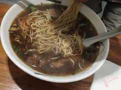 老卤肥肠面-囿面传统制面馆(中央路店)