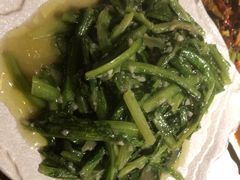 蒜茸油麦菜-小俩口烧烤东北菜(双井店)