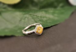 -威德钻石-克拉钻大本营(南京东路店)