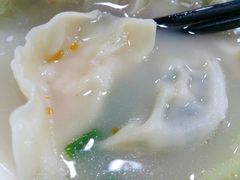 白菜饺和韭菜饺-芬芳甜品(东风西路店)