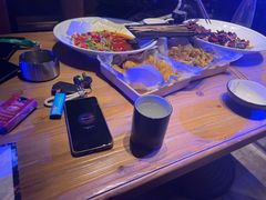 -临界音乐酒馆·小龙虾·江湖菜(华熙LIVE·鱼洞店)