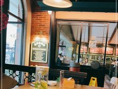 靠窗位-前海沿·青岛菜(李沧万达店)