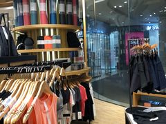 -lululemon(上海浦东IFC店)