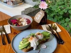 牛油果温泉蛋吐司-O'mills Sourdough Bakery&Bistro(永嘉路店)