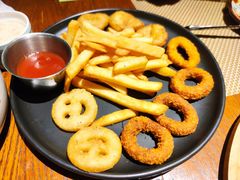 脆炸拼盘-摇滚披萨(长春街店)