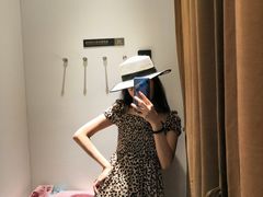 -URBAN REVIVO(七宝领展广场店)