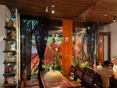 -Cuc Gach Quan Restaurant