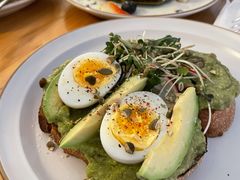 牛油果吐司-Egg•Allday Brunch(襄阳北路店)
