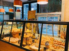 面包甜点陈列柜-Dough&Joe团憩(瑞虹天地月亮湾店)