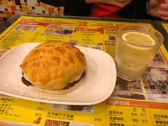 猪扒菠萝包-龙凤冰室