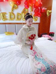 -艾米丽婚纱礼服