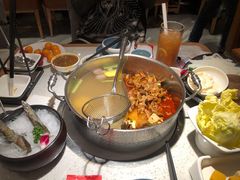 鲜牛杂鸳鸯锅-左庭右院鲜牛肉火锅(环球港店)