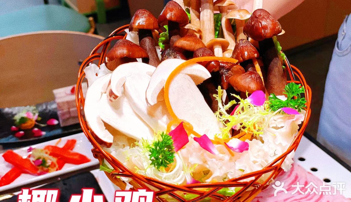 三亚美食打卡‖必打卡的绝绝子椰小鸡！