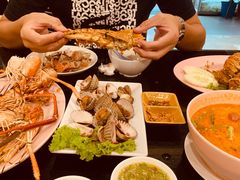 -J Daeng Seafood