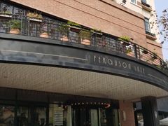 -星巴克(武康路店)