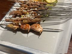 -三个大叔烤羊肉串·歌手驻唱·碳烤鲜肉(西三旗店)
