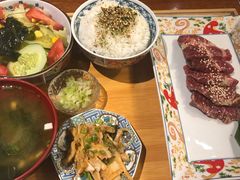 -肉魁屋·烧肉·烧鸟·酒场(高新店)