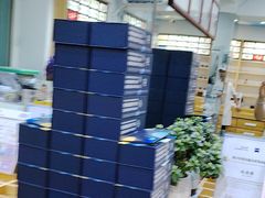 -豪门视光·星趣控·蔡司依视路眼镜代理商(中央大街店)