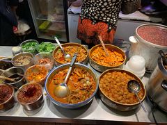 -爆炸头阿姨小四川正宗川味小吃(无任何分店)