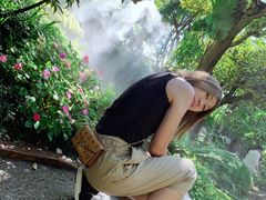 -Chom Cafe and Restaurant