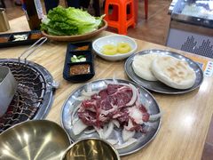 -牛信亭韩国料理·炭火烤肉(紫藤路店)