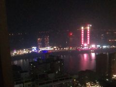 -Ting无边际江景酒店(重庆解放碑云端之眼店)