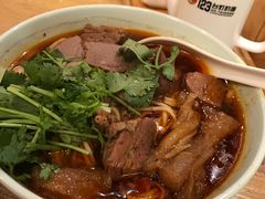 牛肉面-车沾巷·重庆老味豌杂面