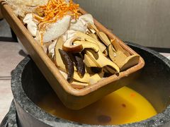 -野·大山里野生菌石锅土鸡(益田假日店)