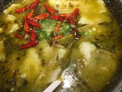 -渝是乎酸菜鱼(龙旗购物中心店)