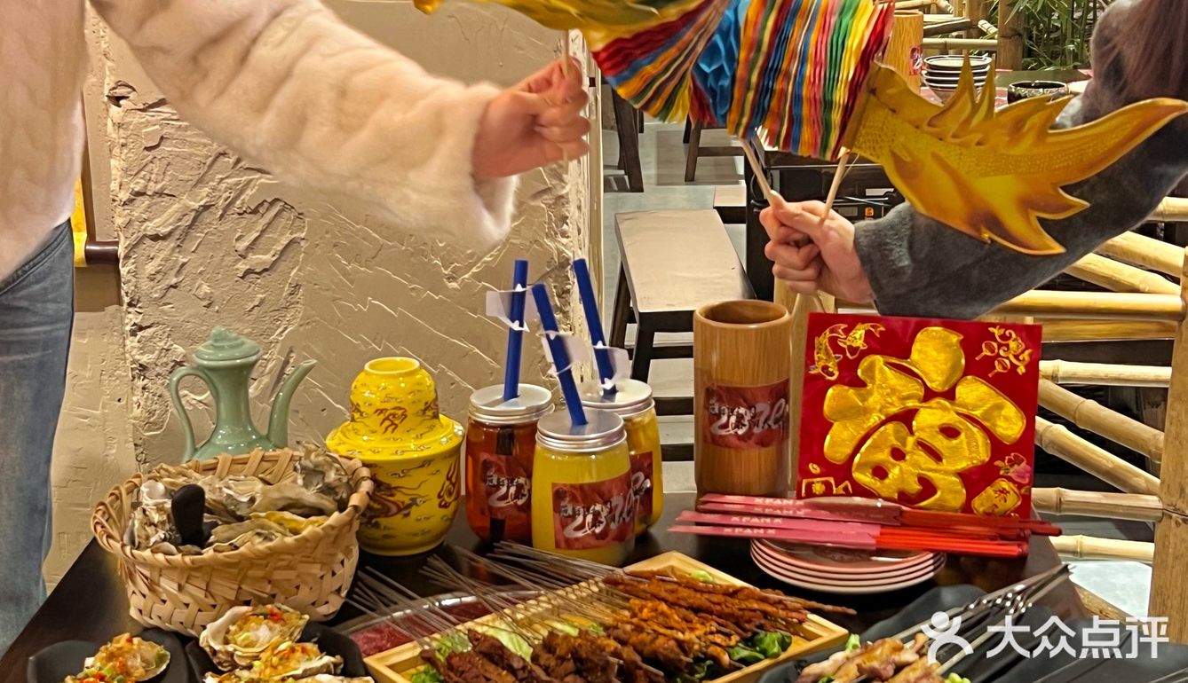 范翔我真是开到哪吃到哪 任何新店都不会错过!