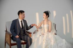 -雪中彩影婚纱摄影·微光艺术中心