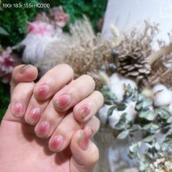-花岐款式专研健康美甲沙龙