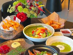 炭烤海鲜芦竹笋沙拉-LE COQ大公鸡小酒馆(北京首店)