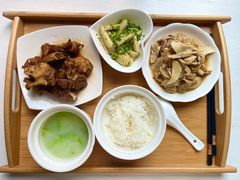 -鲸育宝宝月嫂(徐汇店)