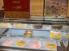 面包甜点陈列柜-哈根达斯(绍兴银泰店)