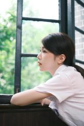 -喜爱高定婚纱摄影