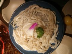 -老牌坊云南鱼豆花火锅(哈西万达店)