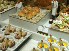 -小天鹅戴斯酒店鲸鲨百汇创作料理