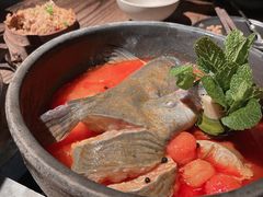 酸汤鱼-毛辣果·酸