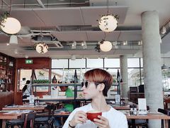 -ROAST coffee & eatery