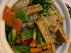 时蔬豆腐煲-九花山烤鸭店