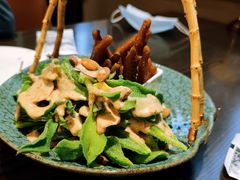 金牌柠檬鸡爪拼牛油果冰草沙拉-味钱塘·钱塘浙宴(宋城之江银泰店)