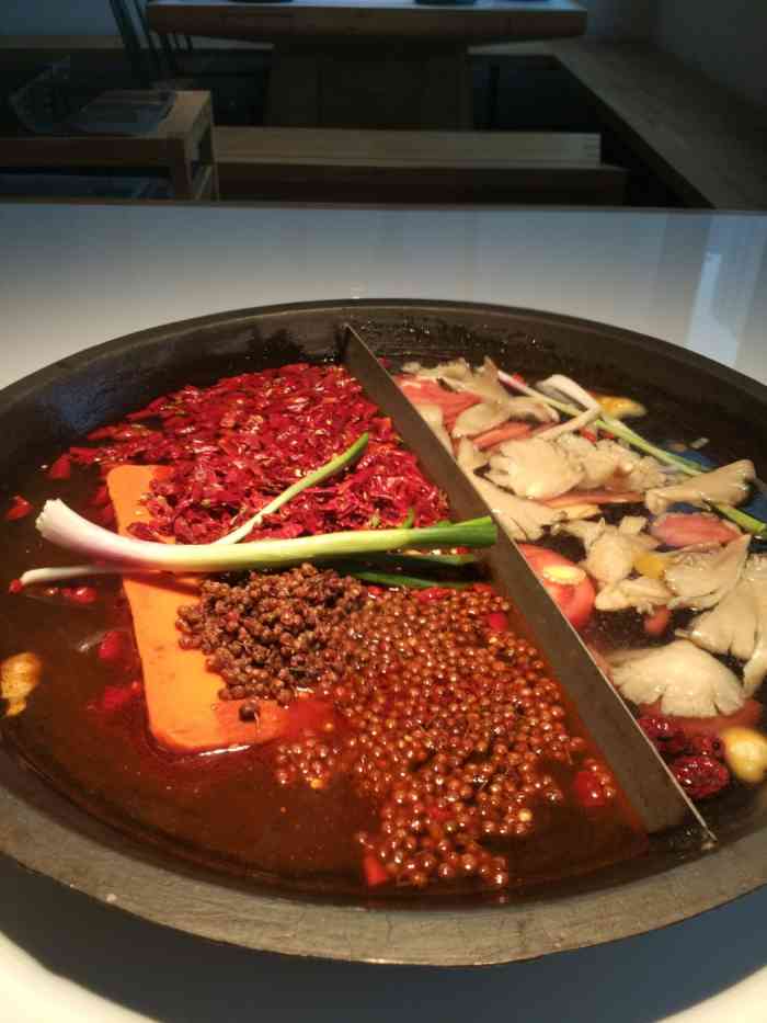 椒房重庆本味火锅(九街万汇中心店)-"旅游住在这附近 看到某抢购网站