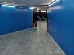 出场的山路十八弯-盒马X会员店(王府井奥莱UP TOWN店)