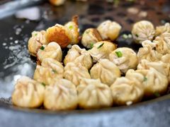 特色葱煎包-赵宝美煎包店